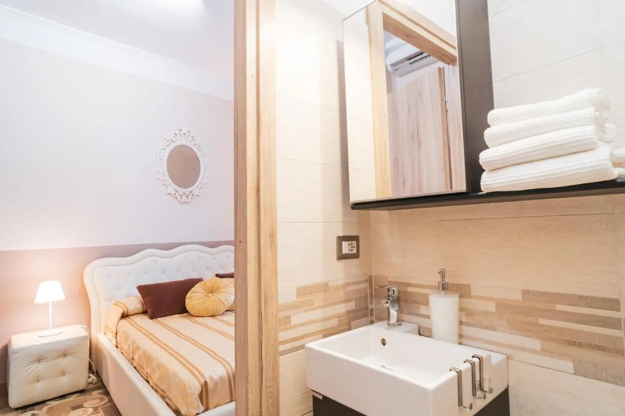 Guest house Royal Rooms - Elegante Appartamento Nel Cuore Di Roma