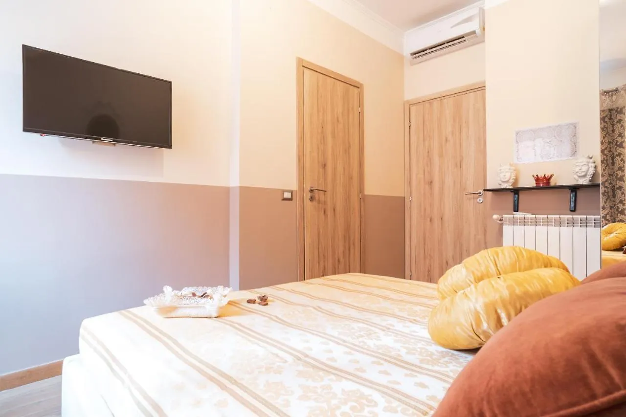Guest house Royal Rooms - Elegante Appartamento Nel Cuore Di Roma
