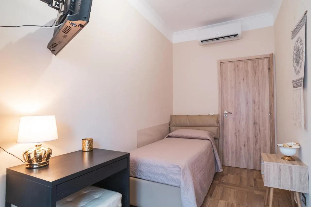 Royal Rooms - Elegante Appartamento Nel Cuore Di Roma Guest house Rome