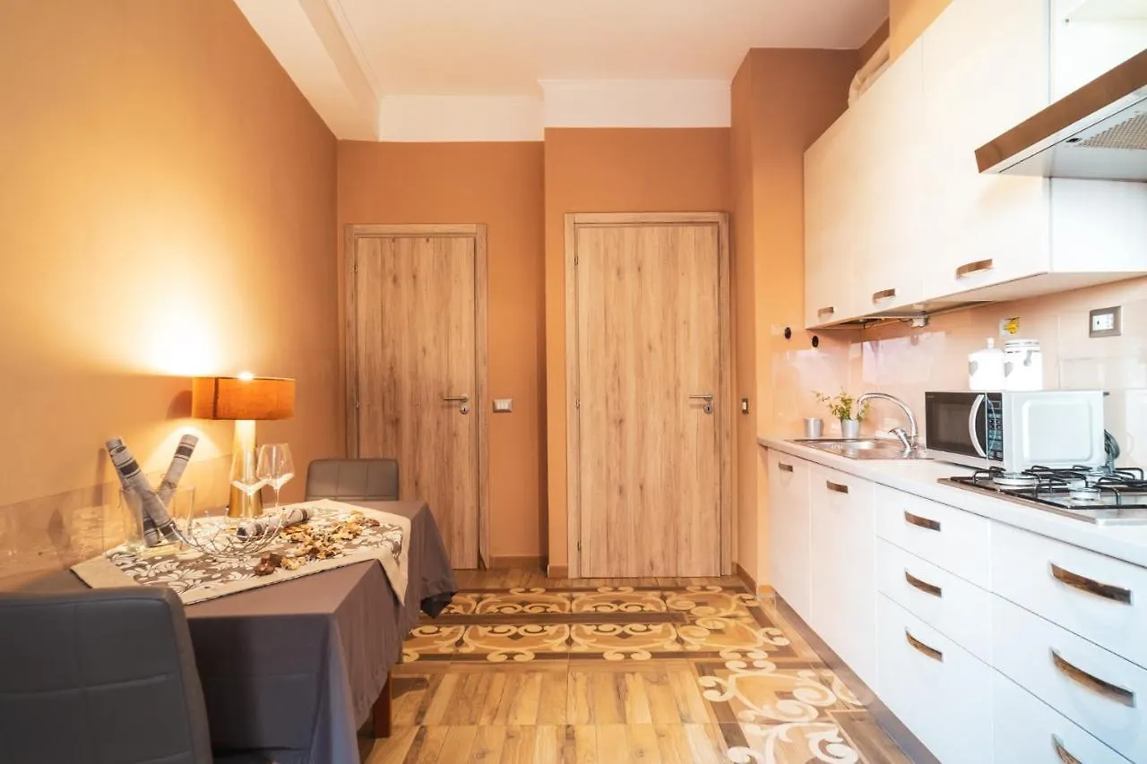 Royal Rooms - Elegante Appartamento Nel Cuore Di Roma 0*, Rome Italy